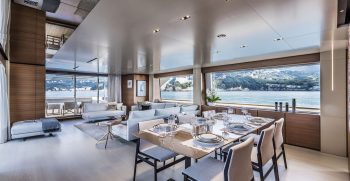 Custom Line Navetta 33 Main Deck