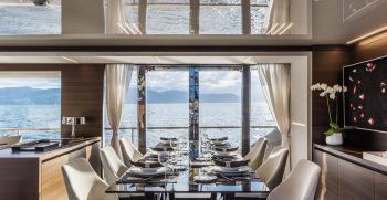 Custom Line Navetta 37 Main Deck
