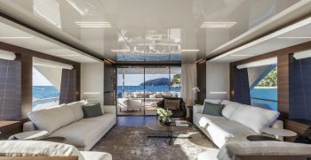 Custom Line Navetta 37 Main Deck