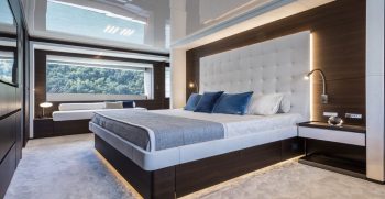 Custom Line Navetta 37 Main Deck