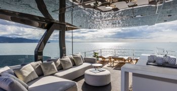 Custom Line Navetta 37 Sun Deck