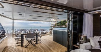 Custom Line Navetta 37 Upper Deck