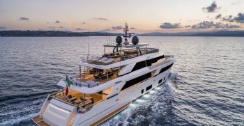 Custom Line Navetta 42 Cruising