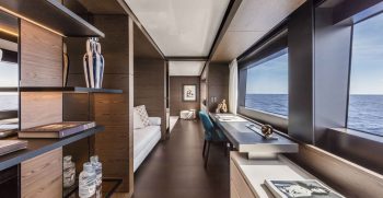 Custom Line Navetta 42 Upper Deck