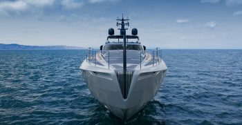 Pershing 140 Cruising