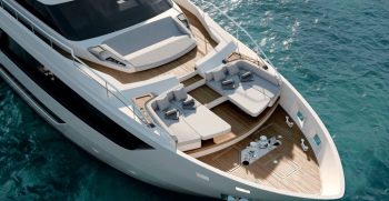 FerrettiYachts_1000_Exterior3-min-1024×724